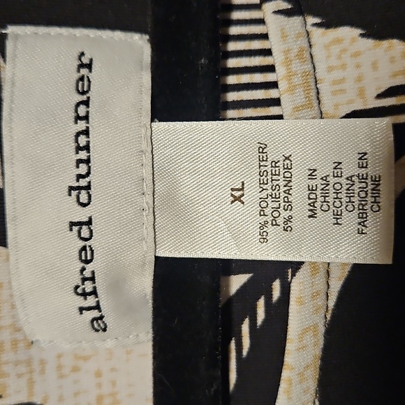 Alfred Dunner Floral Geometric Top - Picture 7 of 8